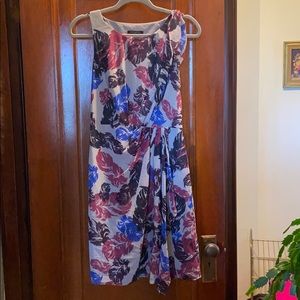 A like-new feminine Banana Republic Dress